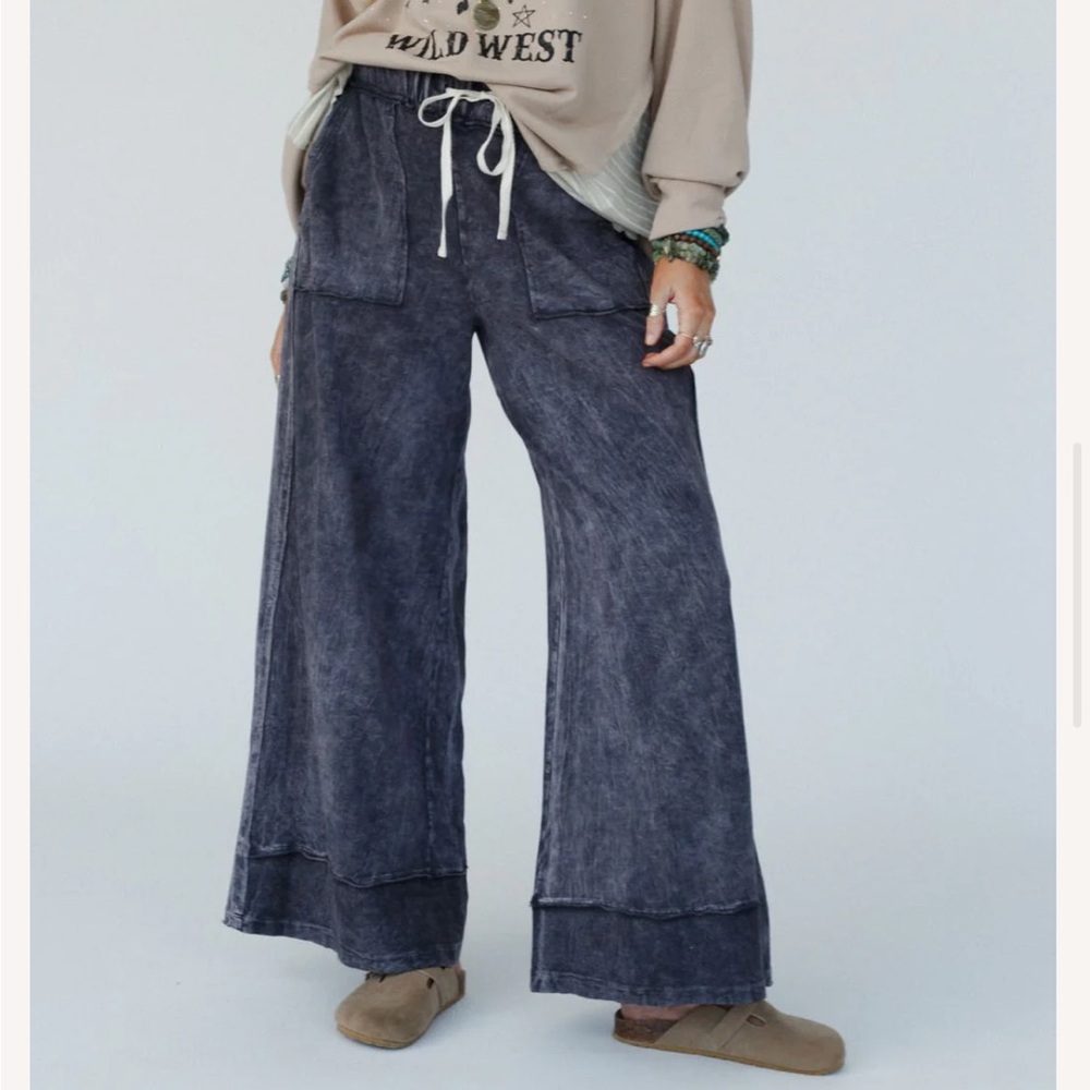Three Birds Nest: Heaven Sent Wide leg pant: XL